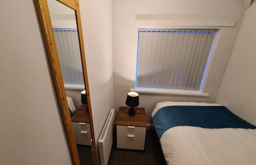 Whole House - 4 Bedrooms - Parking - Sleeps 8 - Foto 32