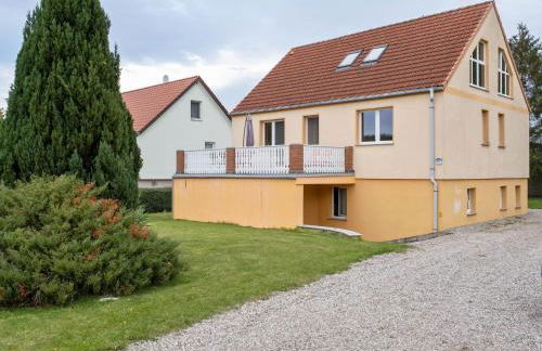 Snug Apartment in Kalkhorst with Terrace near City Center - Foto 12