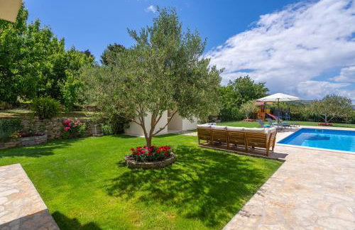VILLA ROKO with 4 bedrooms, 32sqm heated pool - Photo 4