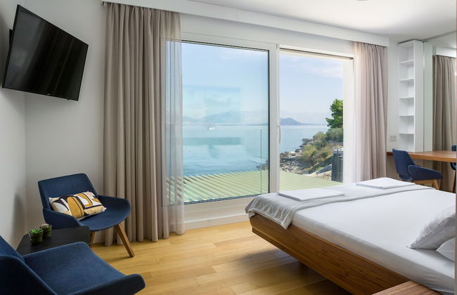 Beachfront Villa Grey Martini with Pool - Foto 29