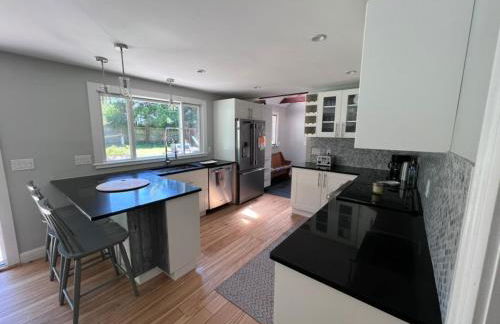 5 bedroom Cape with a pool and large yard - Foto 16