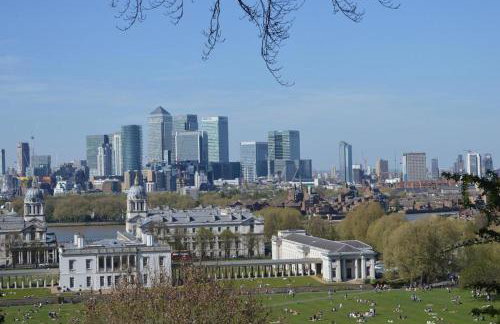 Spacious 2-Bedroom Apartment near Canary Wharf - London Ideal for Business, Leisure & Long Stays - Foto 28