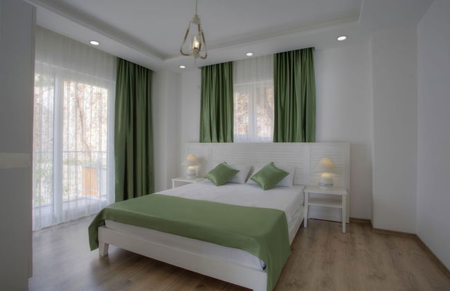 Kybele Suits - Photo 17