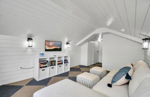 HGTV-Featured Beach Home- Walk to Beach- Sleeps 12 - Foto 5