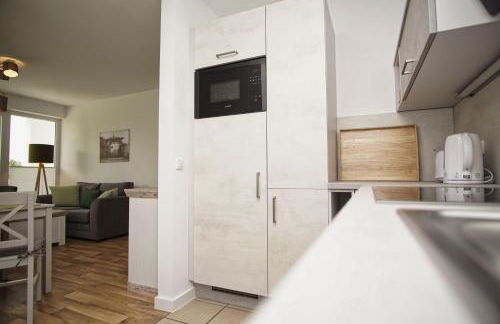 Terrasse, gratis Nutzung vom AHOI Erlebnisbad und Sauna in Sellin - Villa Karola FeWo 02 - Foto 11