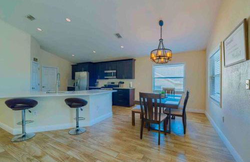 Spacious Home - Heated LED Pool & Ping Pong - Foto 8