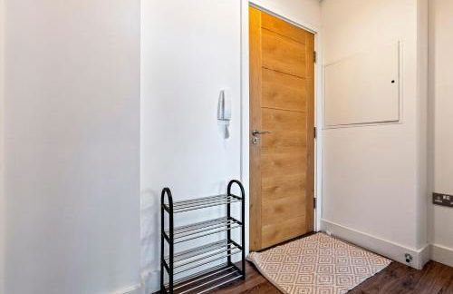 Luxury 1-Bed Apartment in JQ, Sleeps 3, Parking & Netflix, Ideal for contractors - Foto 33