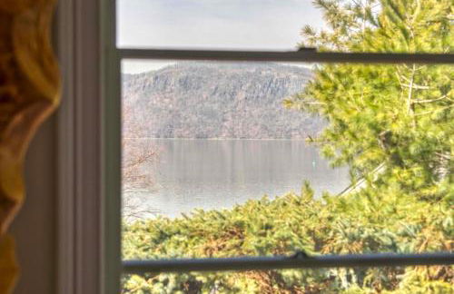 Hudson River Views Briarcliff Manor Home with Deck - Foto 15