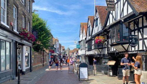 Big PROMO! Central Canterbury City Escape 2BR 2BA House, en-suite, Couples Retreat, Perfect For Families, Students, Relocators FREE Parking Fast WiFi - Foto 4