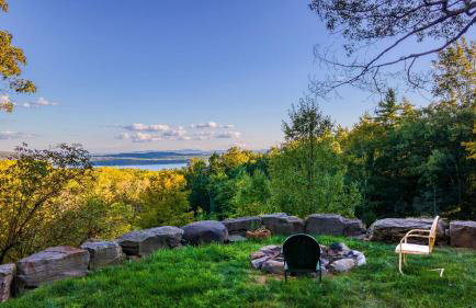 Modern Catskills Escape w Open Living Steam Shower Hot Tub w Mountain Views Minutes from Woodstock Trails Suncliff Vista - Foto 15