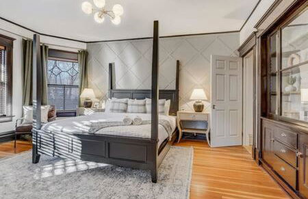 Noble Mansion 7 Bedrooms w Hot Tub Firepit & BBQ - Foto 3