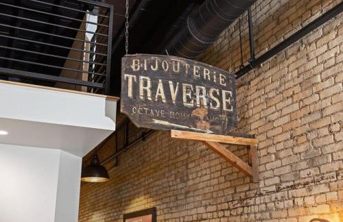 Luxury TC Loft: Historic Condo! - Foto 30