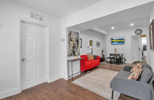 Spacious 4BR Near UB Niagara Falls - Pet Friendly - Photo 7