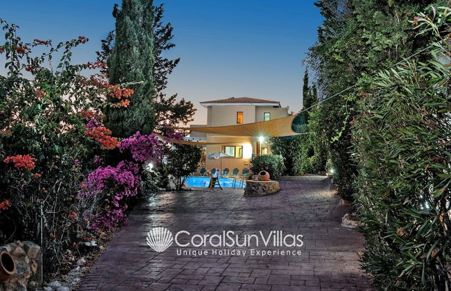 Wonderful Quiet Area, Completely Privacy, Large Private Pool, Colourful Garden - Foto 62