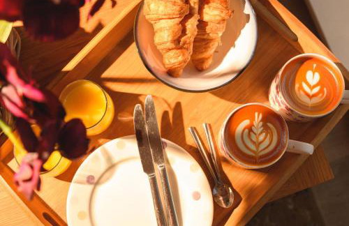 Panoramic Sea-View Family Appartment , Free Parking, Sleeps 6 , Walk to Beach, Station, & Town - Foto 26