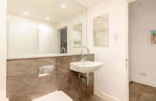 Charming 2BR Apt Close to Camden & Central London - Foto 14