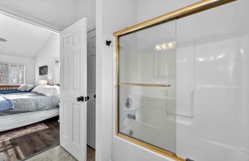 Bright Mountain Cabin with Game Room & Golf Course Views Near Hedgesville, West Virginia - Foto 47