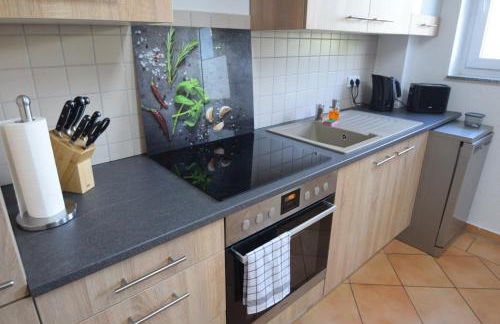 Bliss Place - 1R Premium Apartment - Kingsize Bett, Smart TV, Küche, Balkon, Waschkeller - Foto 3