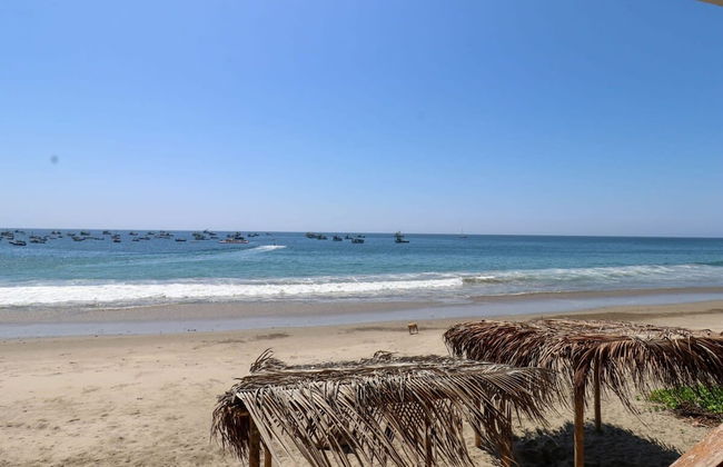 Fascinating 2BR With Spectacular Ocean View - Photo 12