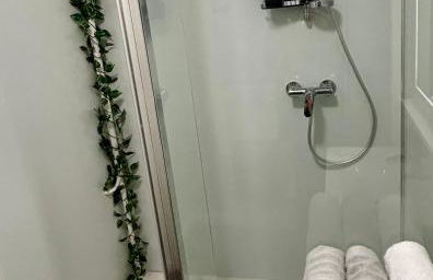 Cocon Cosy Verdoyant - Free Private Parking, Breakfast, Wifi, Netflix - Photo 17