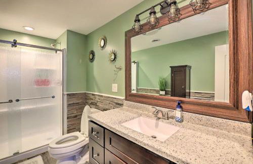 Hot Tub, Fire Pit and Lake Access Poconos Escape! - Foto 34