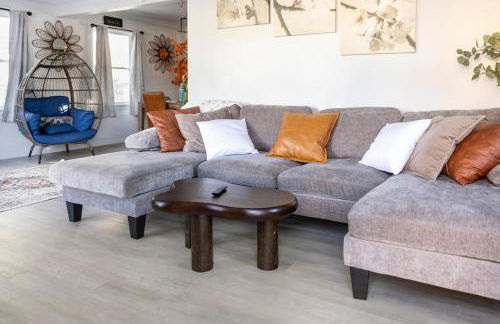 Euclid Near Lake Erie Cleveland king bed - Foto 58