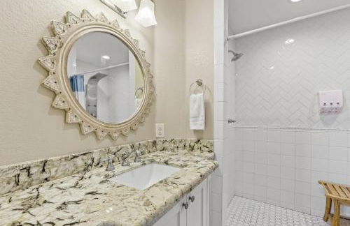 Oceanview Two Balconies Heated Pool Walk to beach - Foto 37