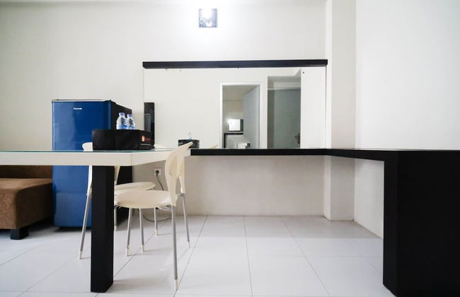 Simple And Homey 2Br At Dian Regency Apartment - Photo 16