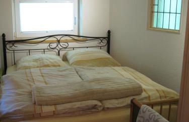 Ferienwohnung Aurich Sandhorst EG 2 Schlafzimmer mit Terrasse und Garten - Foto 11