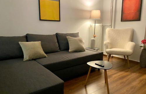 Cozy & Connected, Walk to Culture, Metro in Minutes - Foto 1