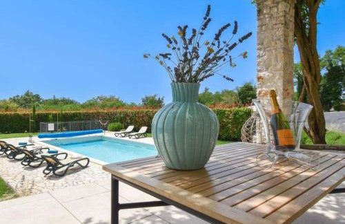 Villa in Sveti Lovre with swimming pool - Foto 2