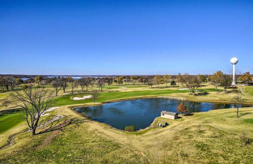 Balcony and Lake View Modern Condo in Monkey Island - Foto 24