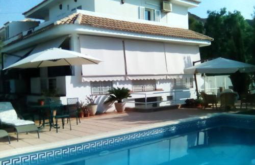 Chalet con dos apartamentos - Foto 1