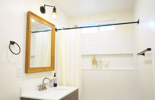 Spacious 3BR Modern Home in LA Perfect for Family - Foto 50