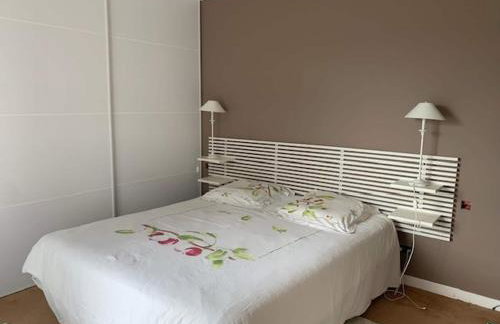 Attractive Holiday Home in C reste with Pool - Foto 4