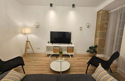 Apartamentos en el centro - Plaza de Amboage - WIFI - Foto 4