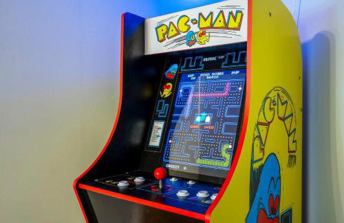 Lakefront Home with Private Beach Access & Hot Tub - Foto 56