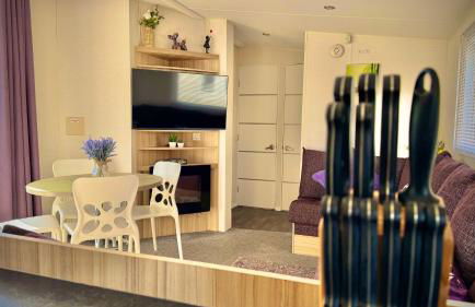 Marton Mere - 3 Bedroom Caravan- by Holiday Homes - Photo 26