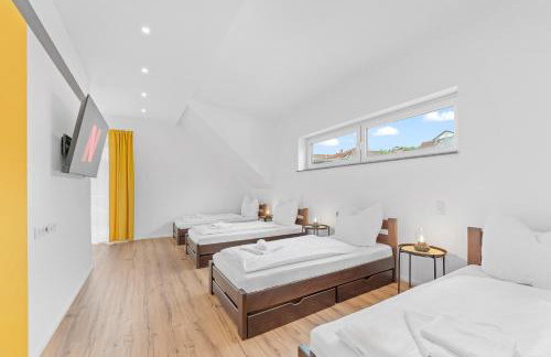 Golden Home with Barbecue, Yoga, Football Table - Photo 26