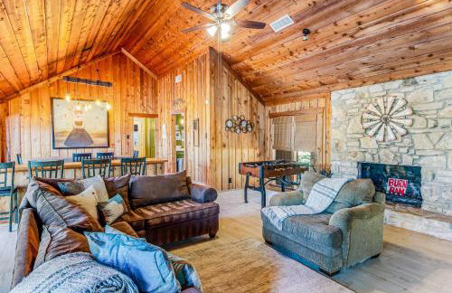 Hill country gem with private pool, deck, firepit, Ping-Pong, foosball, & WiFi - Photo 1