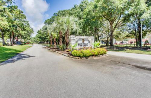Condo with Golf Course Views Less Than 1 Mi to Sunset Beach! - Foto 43
