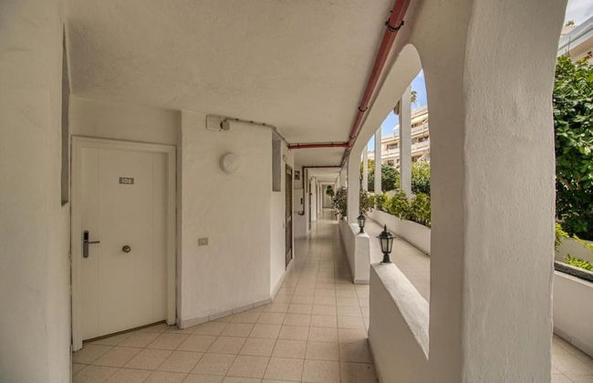 Apartment - Sleeps 4 - Jacuzzi - Terrace - Pool - Photo 26