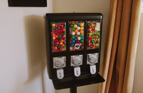 The White House, A Unique ABQ Stay in Central Location near Uptown - Foto 16