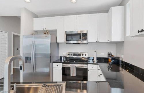 Modern 3 bedroom condo in downtown w free parking - Foto 8