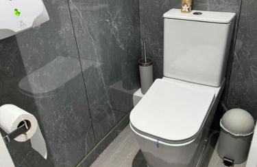 Modern Studio Flat in Bramhall - Photo 9