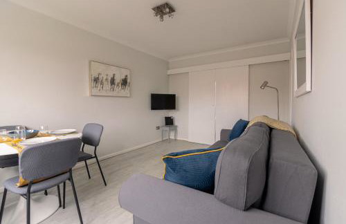 Racecourse Revelation! Free parking - Photo 8