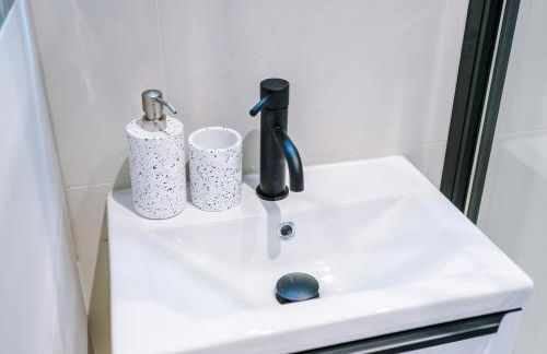 Stylish 1-Bedroom Getaway in Sale - Photo 36