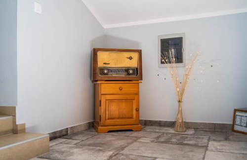 LUXURY VILLA ON SPACIOUS PRIVATE PROPERTY - Photo 34