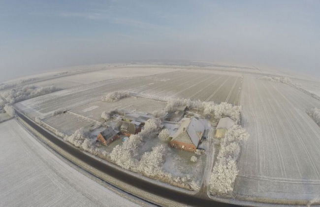 Wooden Holiday Home With a View of the Dike - Foto 9