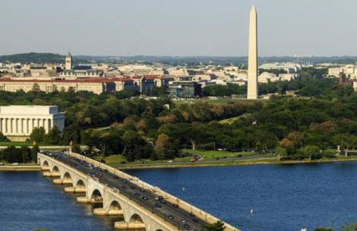 Large 3 bedroom Family Suite, Private Balcony, 5 min to DCA, Gym, Pool and more! - Photo 71